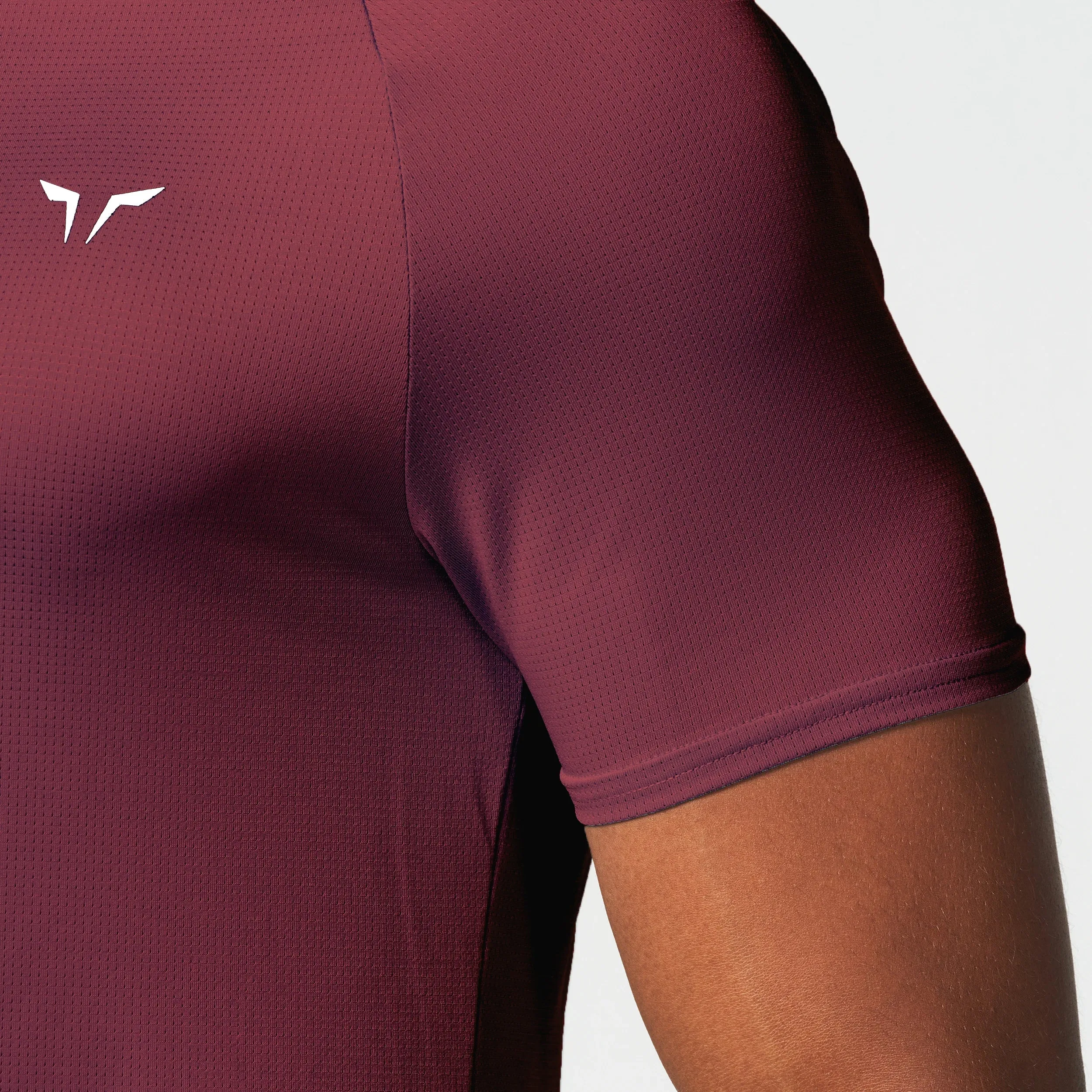 Core Mesh Tee 2.0 - Burgundy